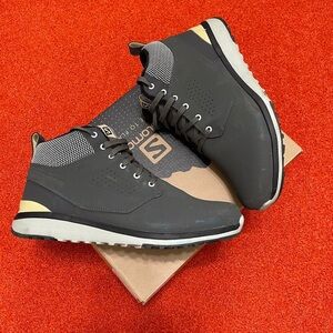 Salomon Men's gray boots